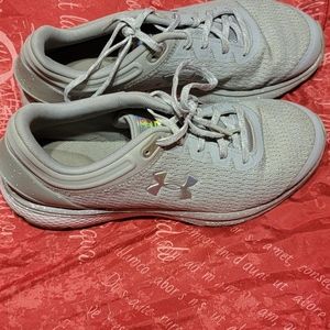 Under Armor charged escape 9.5 grey
